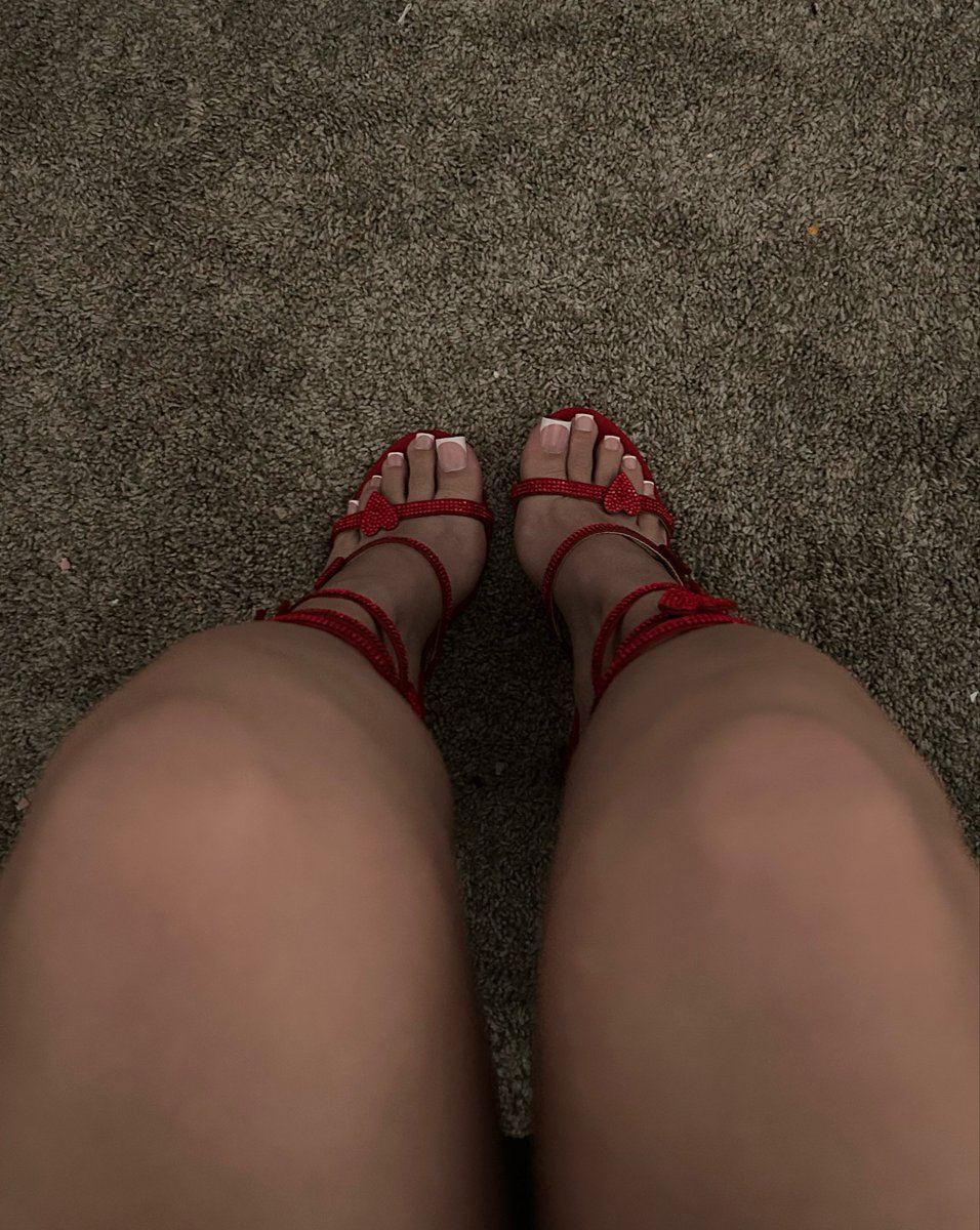 prxnvesscie's tweet photo. I’ll be going back to French tip soon 🤭 https://t.co/rXodEID2lv
