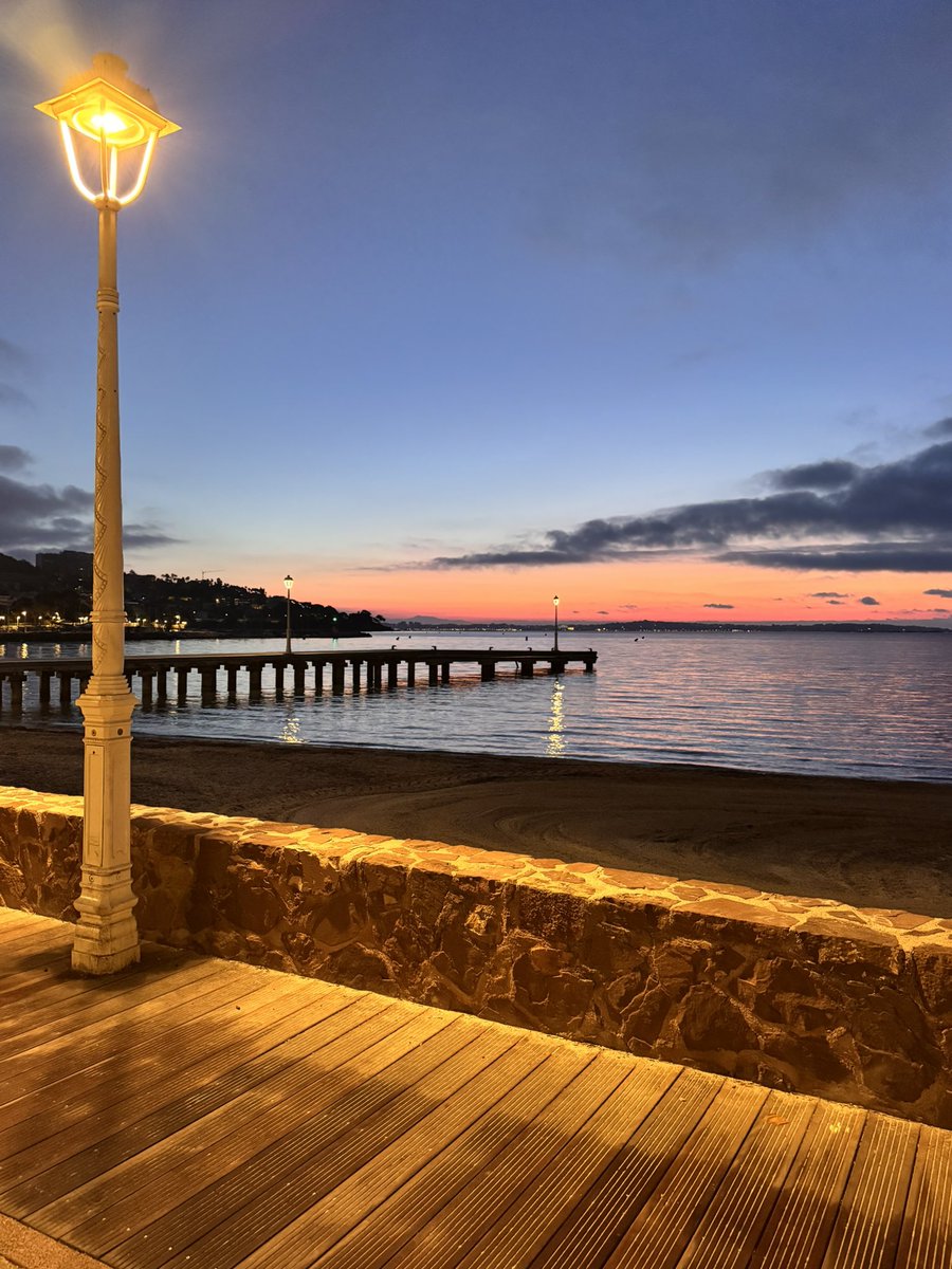 ReneTombarel's tweet image. Ambiance aurore ce jeudi matin avant 6h30 #cannes #CotedAzurFrance