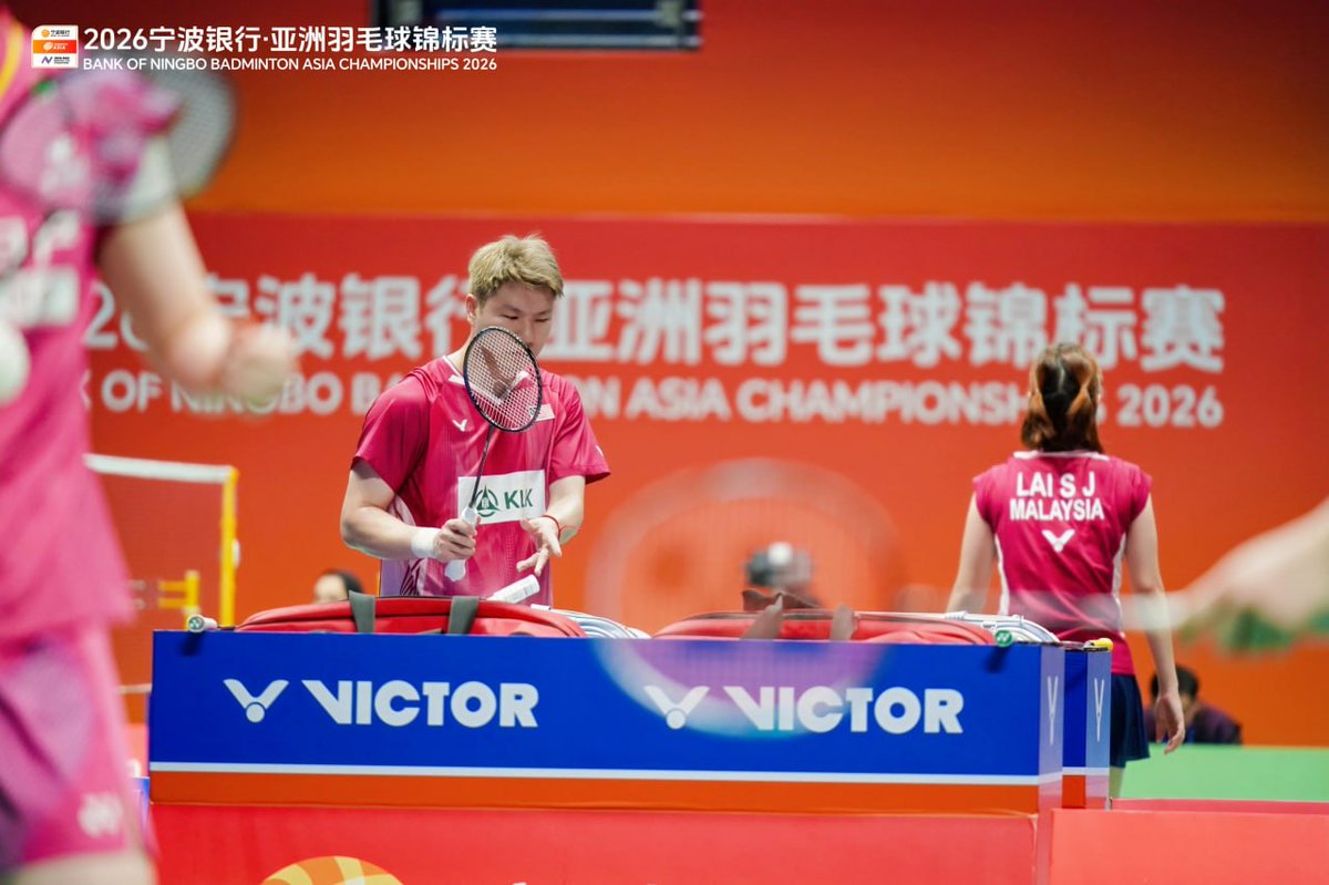BA_Malaysia's tweet image. #BAC2026

XD | R16

#TPE Chen Cheng Kuan-Hsu Yin Hui def. #MAS🇲🇾 Goh Soon Huat-Shevon Lai 10-21, 21-15, 21-16

A close contest. Goh-Lai fall in three games to the Chinese Taipei pair.

#BadmintonMalaysia