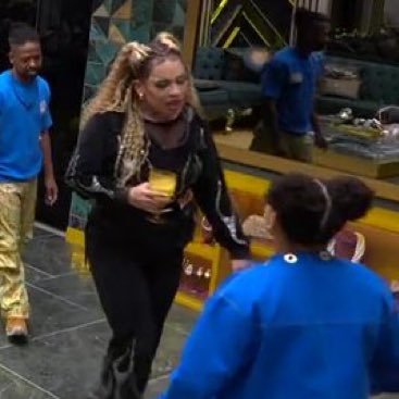 UpdateCharts tweet media