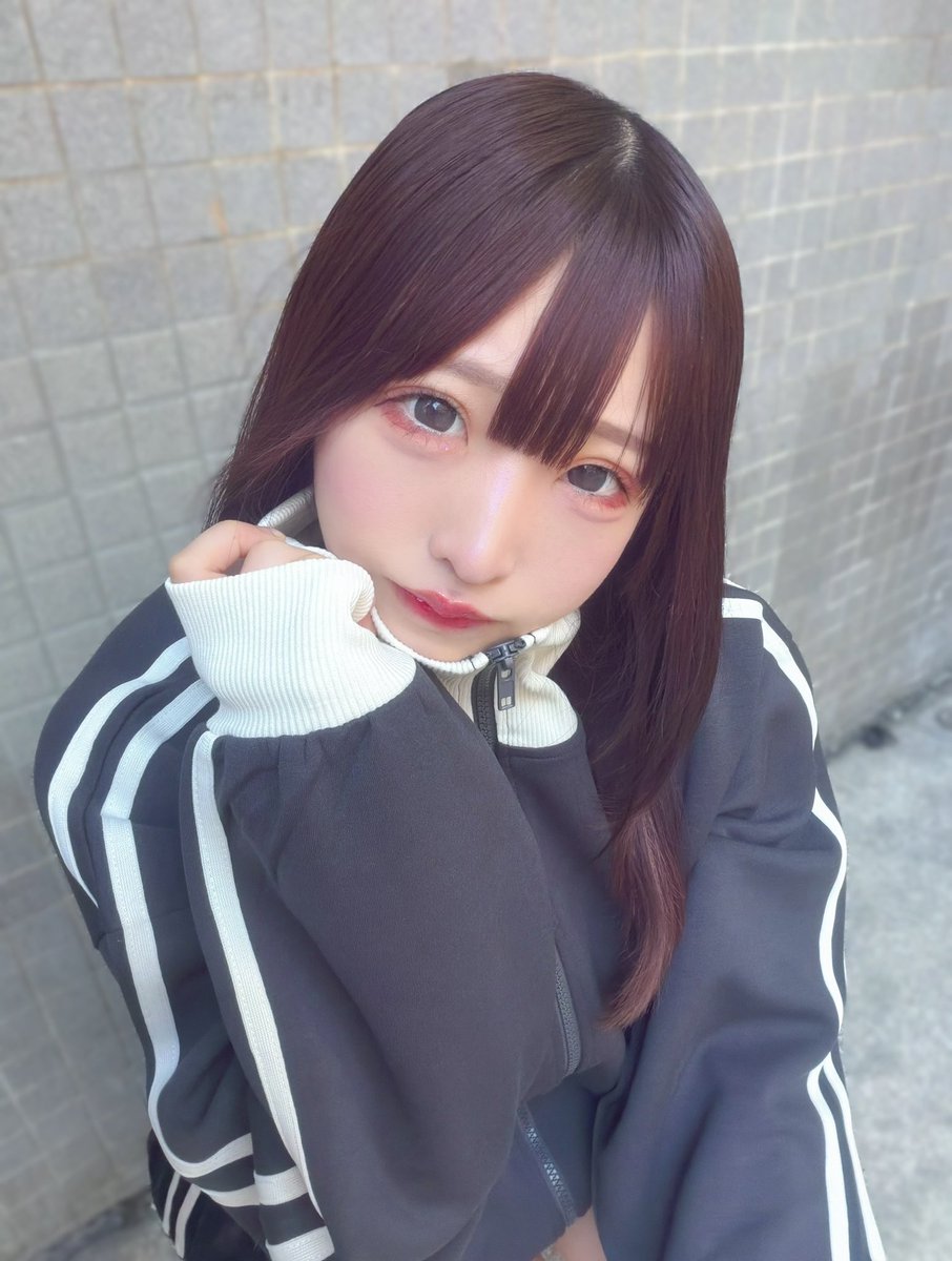 himehin4_ny4n's tweet photo. ジャージ女子どうかな https://t.co/g7XhhGswoG
