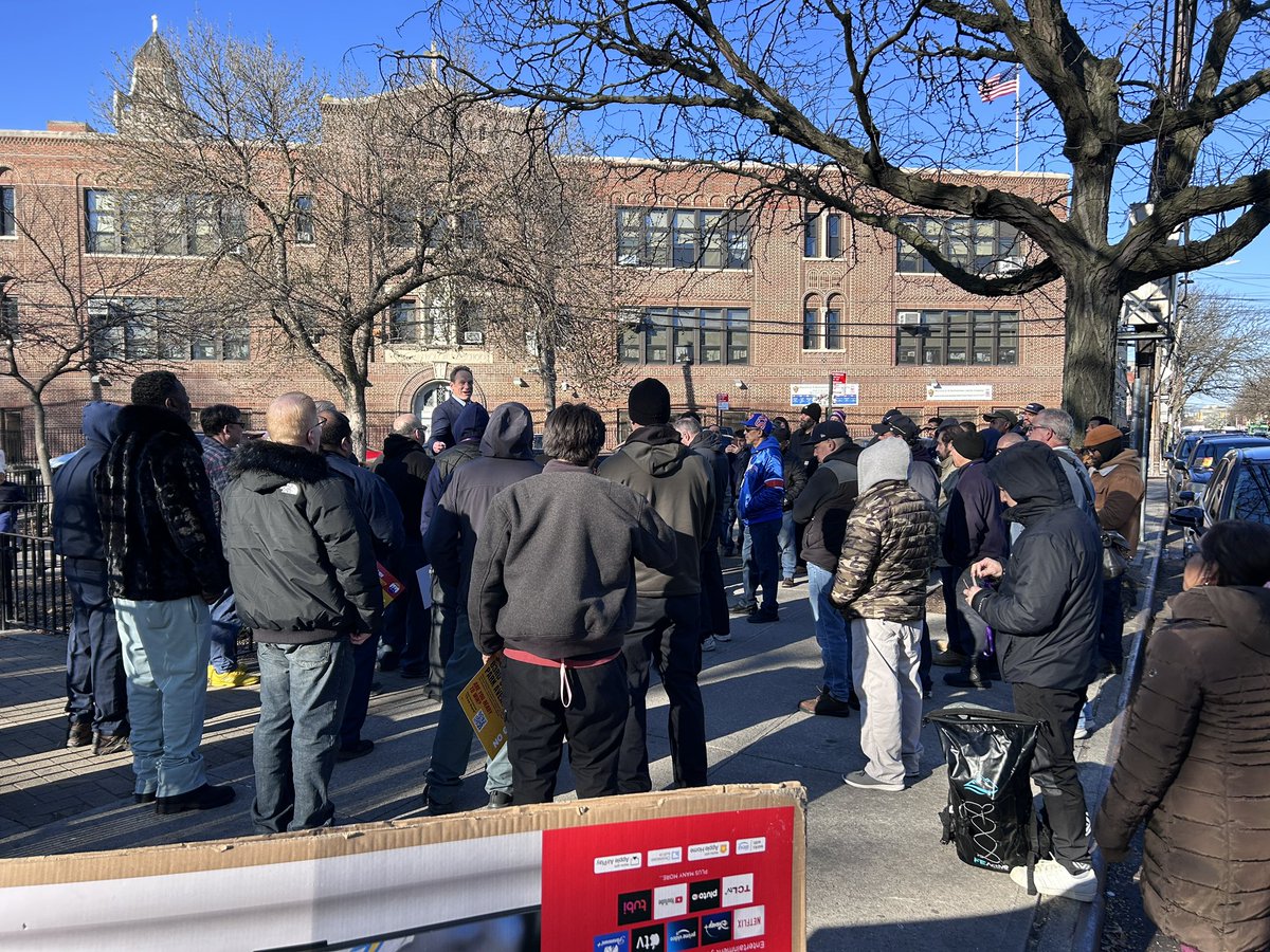 32BJ SEIU /// #BuildingJustice 🧹✊🏽 tweet media