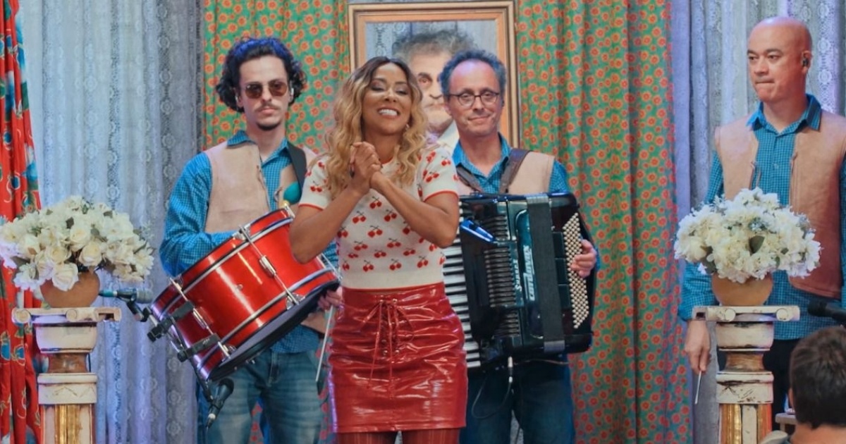 BN Holofote tweet media