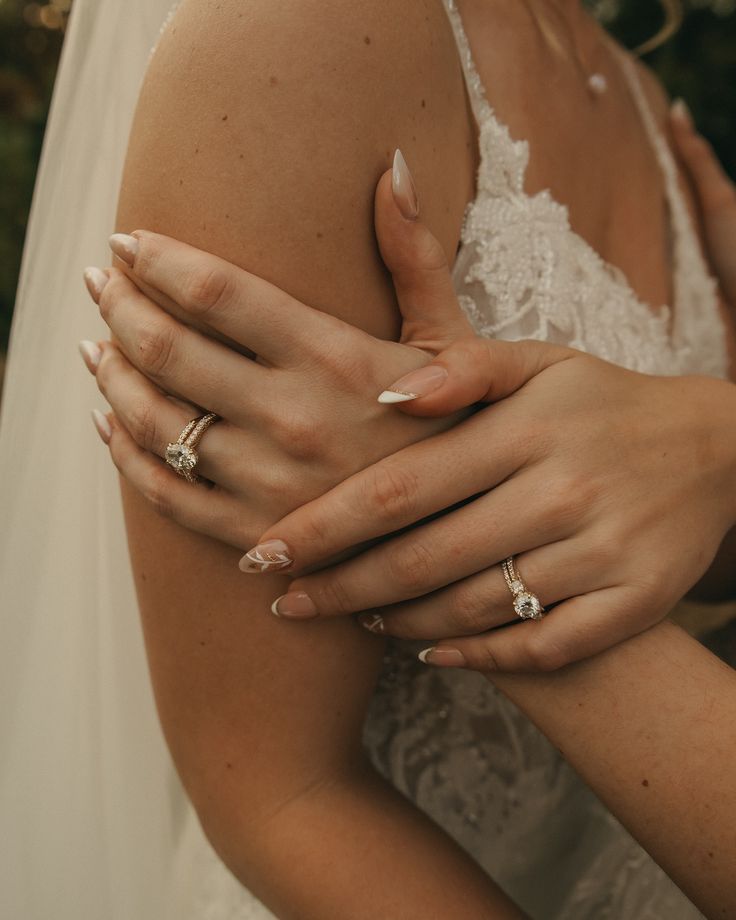 * 𝒅αhlıα 𝒍ıoncαster. tweet media