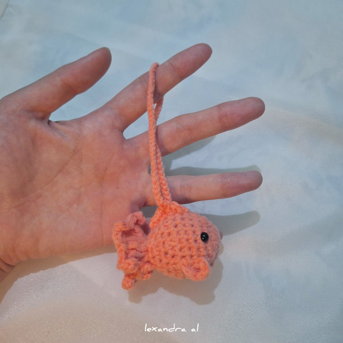 lexa_ndraal's tweet photo. Fish keychain https://t.co/lSwnITpRNg