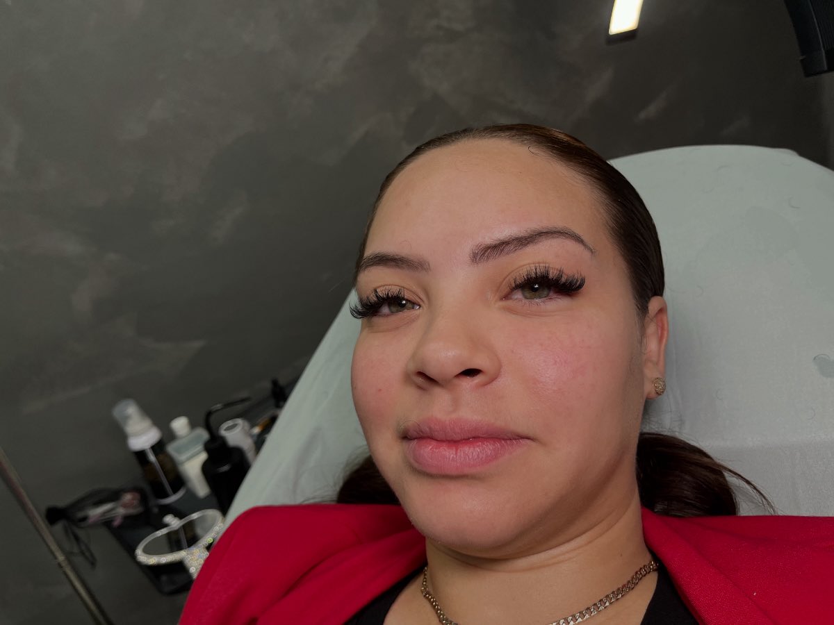⚖️ The Cross-Examiner Hybrid Set ⚖️

Charge: Turning heads with a perfectly balanced, irresistible gaze.

Soft + bold = the perfect combo 💁🏽‍♀️
Textured, wispy, effortlessly eye catching.

👩🏽‍⚖️ Verdict: Guilty of Effortless Glam

📅 Book now: jaynecoleaesthetics.as.me
📍 Winter Park, FL