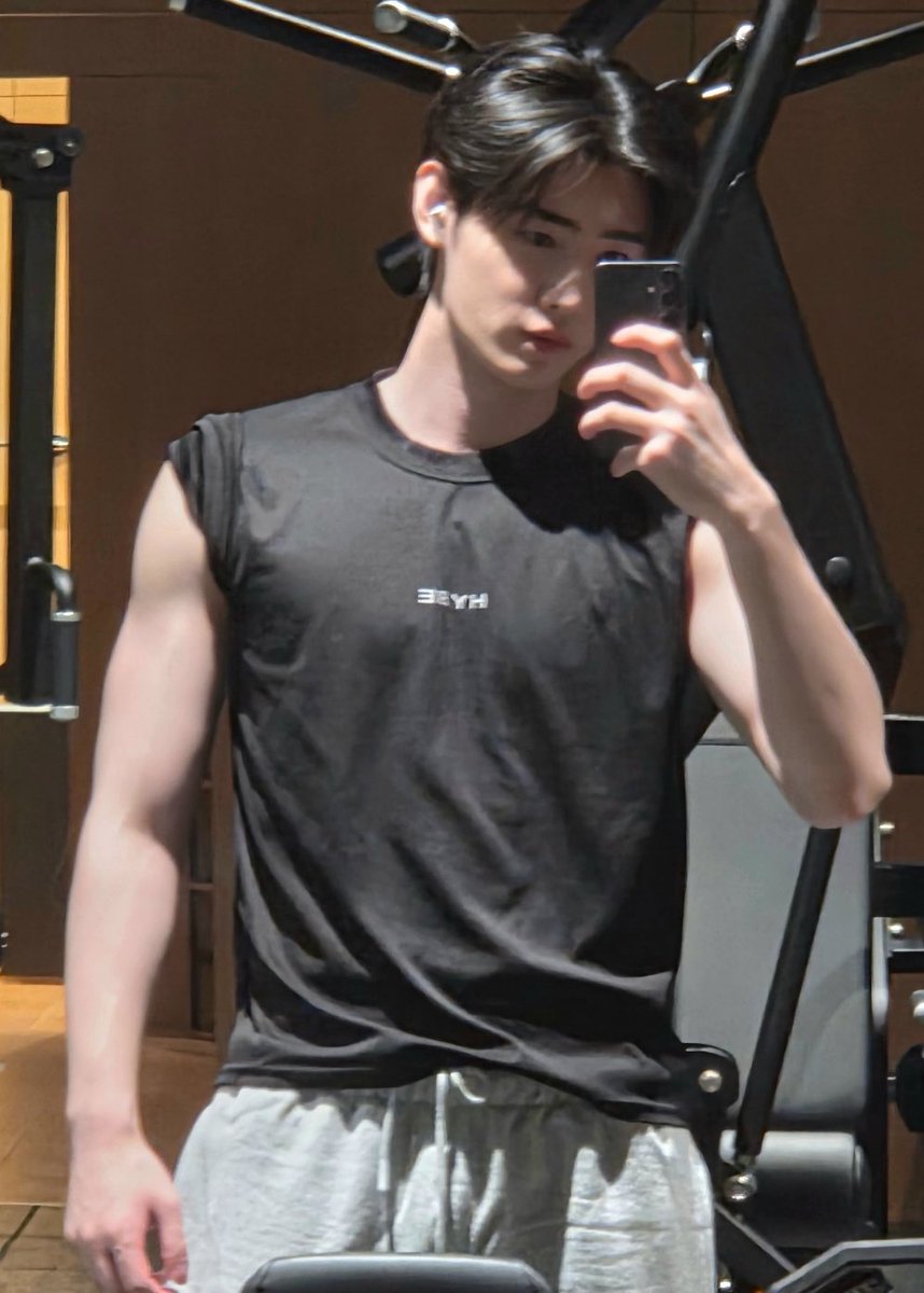 heegirIfriend's tweet photo. engenitas, CUÁL PREFIEREN 🐺🚬

TIENEN QUE ELGIR SÍ O SÍ

#WE_LOVE_HEESEUNG
#ShoutOutToENHYPEN https://t.co/mYRjHx9P5L