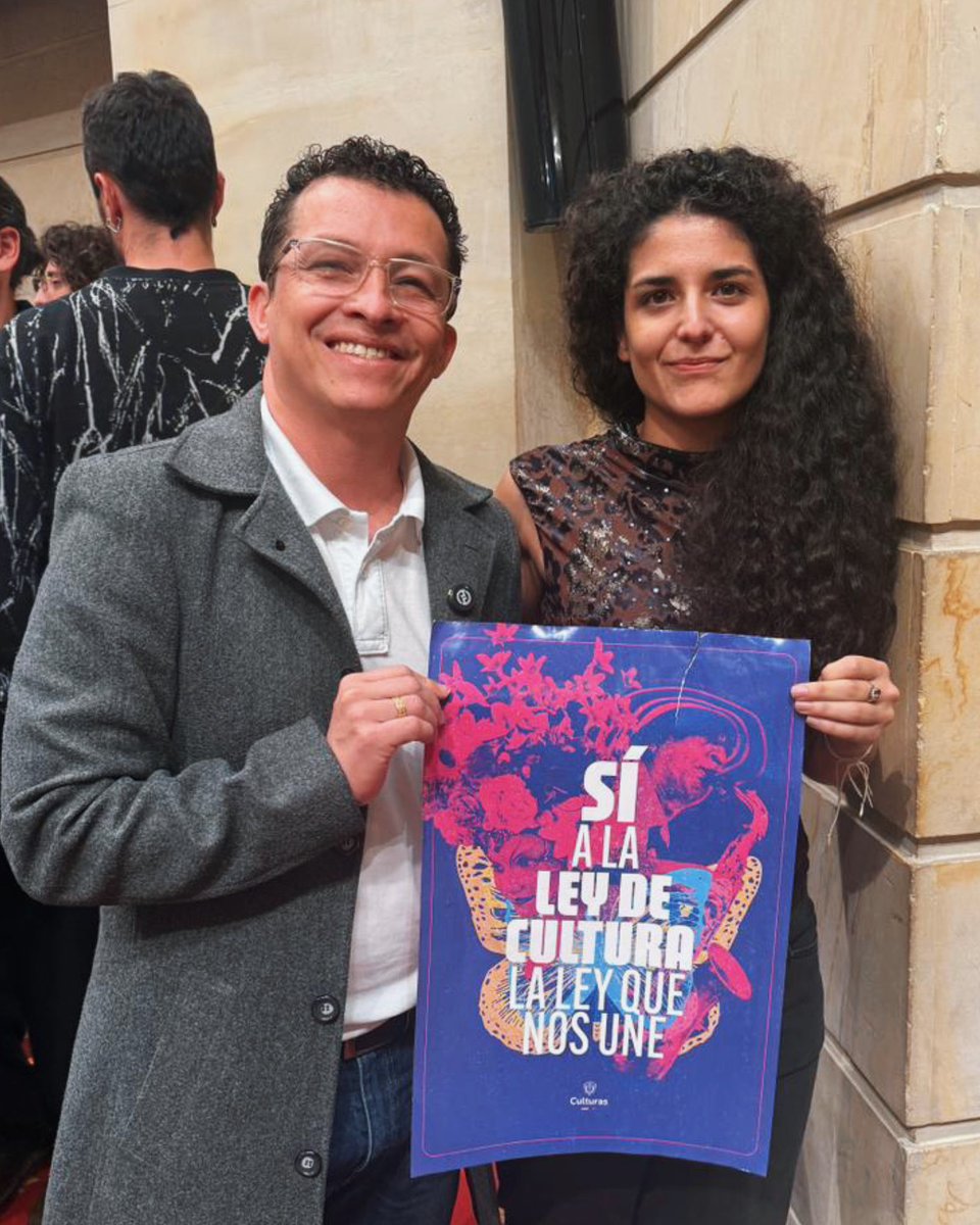 Hemos aprobado en plenaria de <a href="/CamaraColombia/">Cámara de Representantes de Colombia</a> la Ley de Culturas, con la cual se implementan y fortalecen instrumentos, incentivos y canales de participación para toda la población colombiana en el sector de las artes, las culturas y los saberes
 
Todo el reconocimiento para la