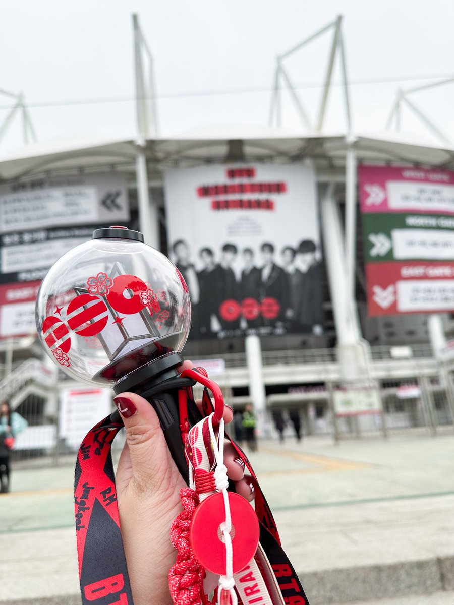 ladyelocin's tweet photo. Happy Arirang Concert Day! Day 1 #BTS_WORLDTOUR_GOYANG 💜 https://t.co/goIp9LVd2r