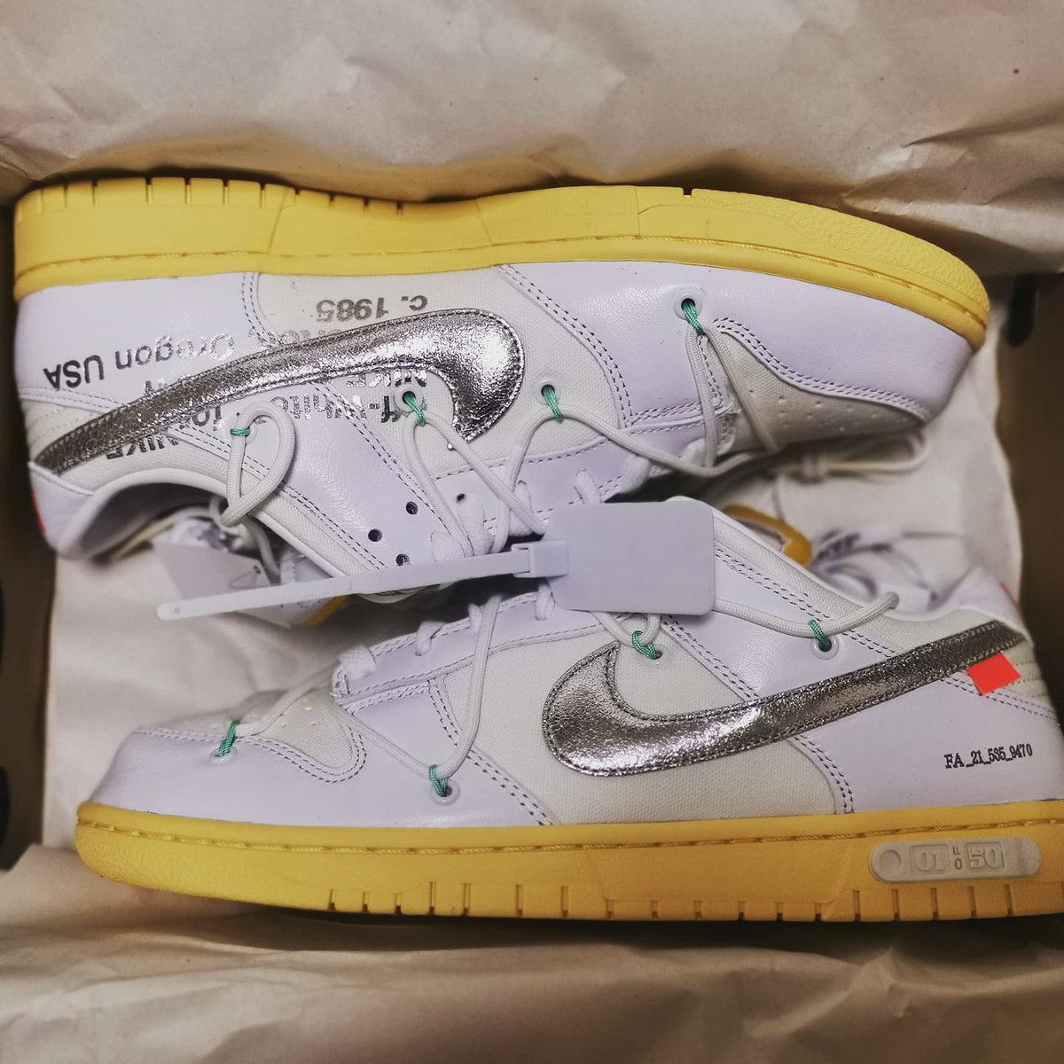 toolate88925170's tweet photo. @SneakerAlertHD off white dunk https://t.co/T5K4CLURHG