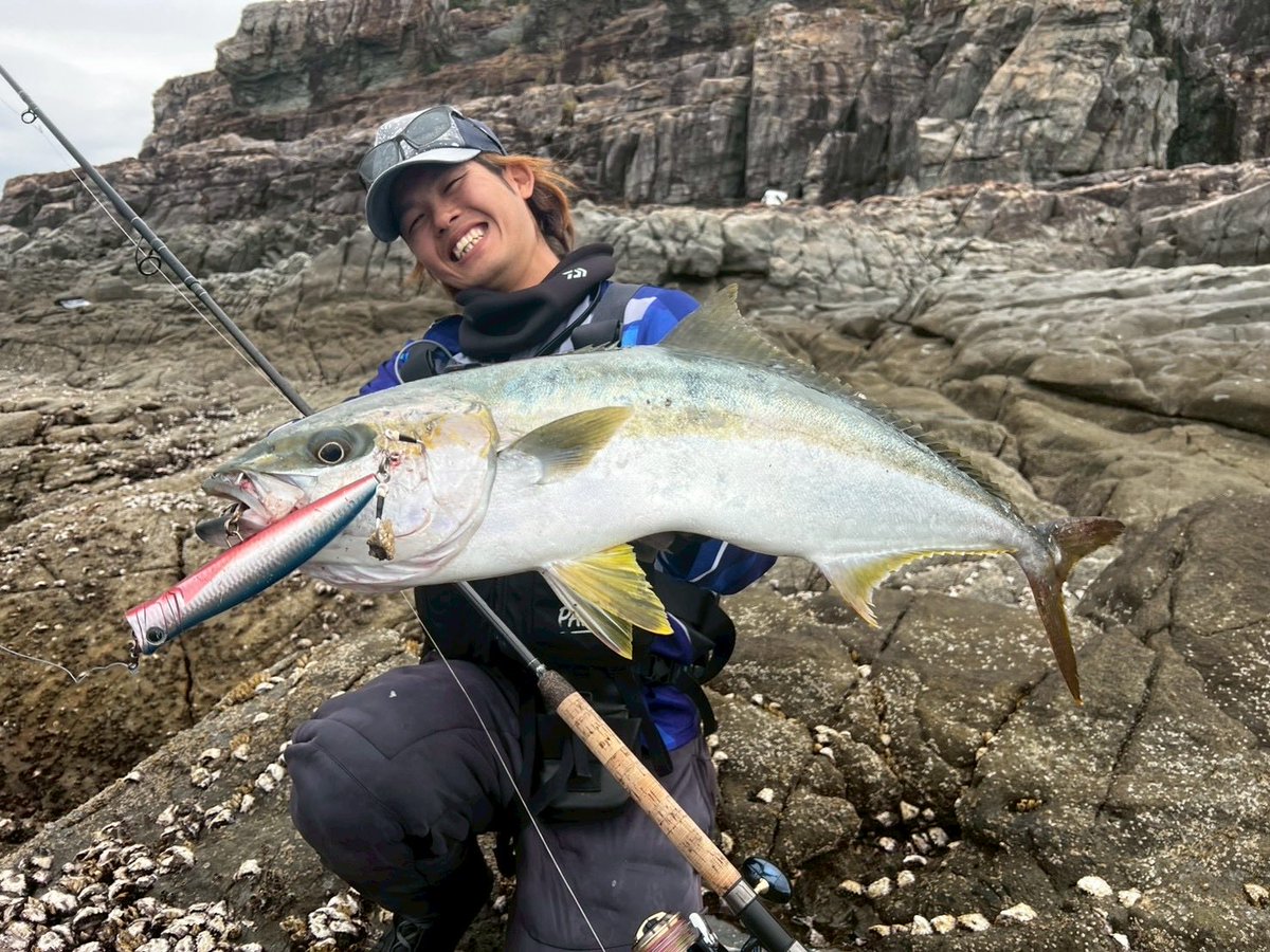 palms_global's tweet photo. Kingfish with BREAK HEAD in Japan 🇯🇵 
Rod: Shore Gun EVOLV 103XXXH
Lure: BREAK HEAD 165
Thank you Kenshiro !!
#palmsfishing #rockfishing #hiramasa @palms_japan https://t.co/RPPyl9CKUK