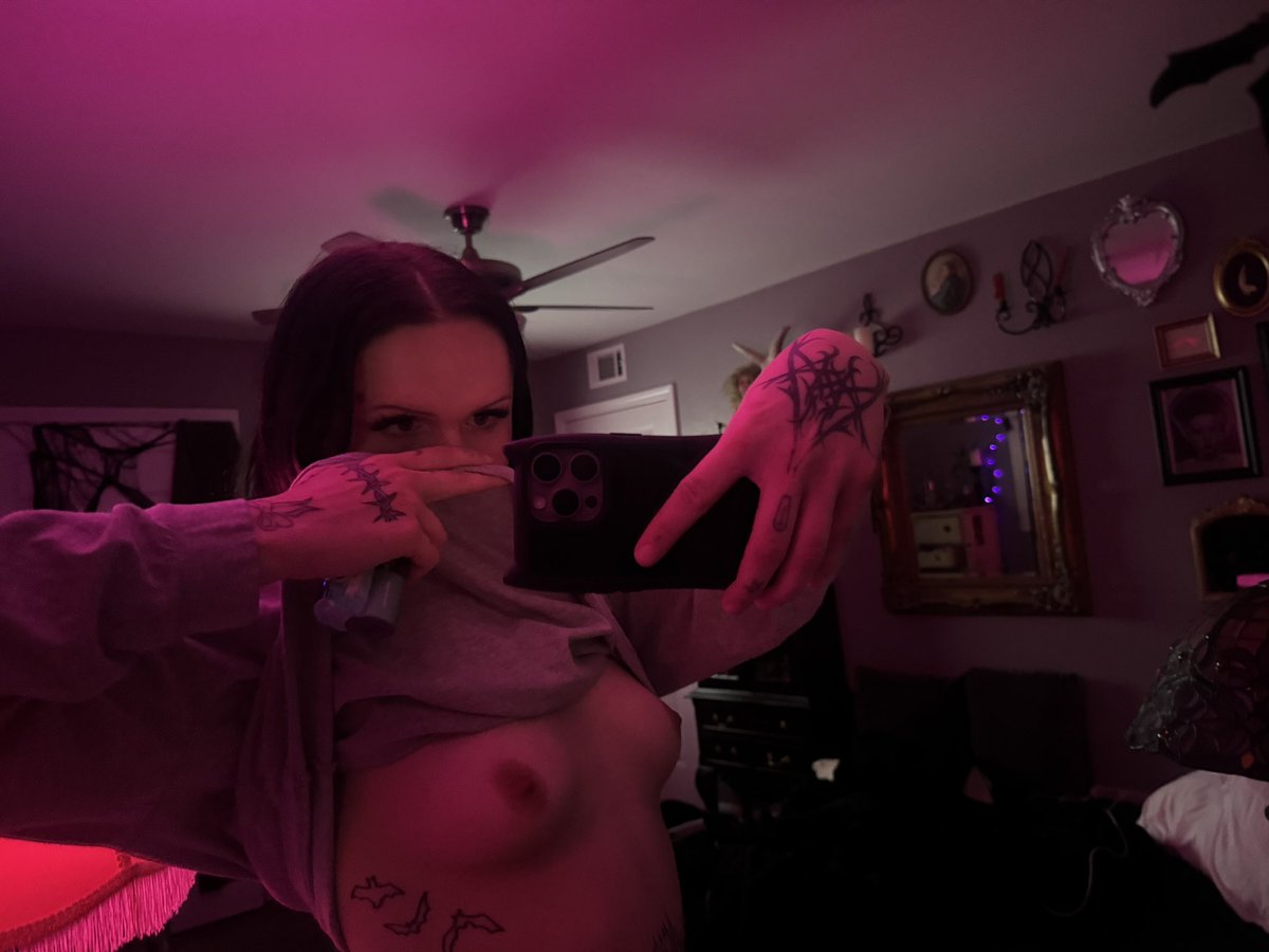bodyrawtt's tweet photo. Pussy hasn’t been obliterated in so long… 💦💤 
#nsfwtwtًً #onlyfans #fansly #horny https://t.co/payhqueaNc