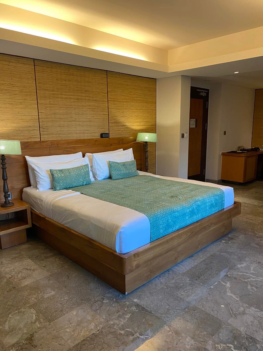NathaliaChaca's tweet image. Memory ❤️🇲🇨

Kita Klu holiday ✈️
Suka ganti2 🏢 
Cuma buat tahu breakfast nya enak / gak 🤭🫣😂 
Reccmt ya , 🏢 Amnaya Resort Kuta 🇲🇨
Rp 1.639.000 / night 
2 org + sarapan 

#bali 
#indonesia