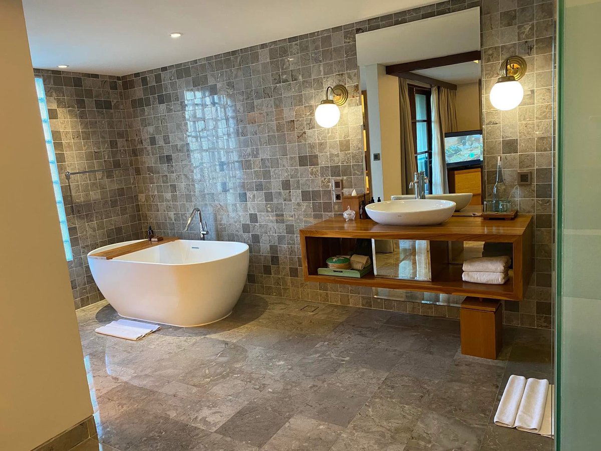 NathaliaChaca's tweet image. Memory ❤️🇲🇨

Kita Klu holiday ✈️
Suka ganti2 🏢 
Cuma buat tahu breakfast nya enak / gak 🤭🫣😂 
Reccmt ya , 🏢 Amnaya Resort Kuta 🇲🇨
Rp 1.639.000 / night 
2 org + sarapan 

#bali 
#indonesia