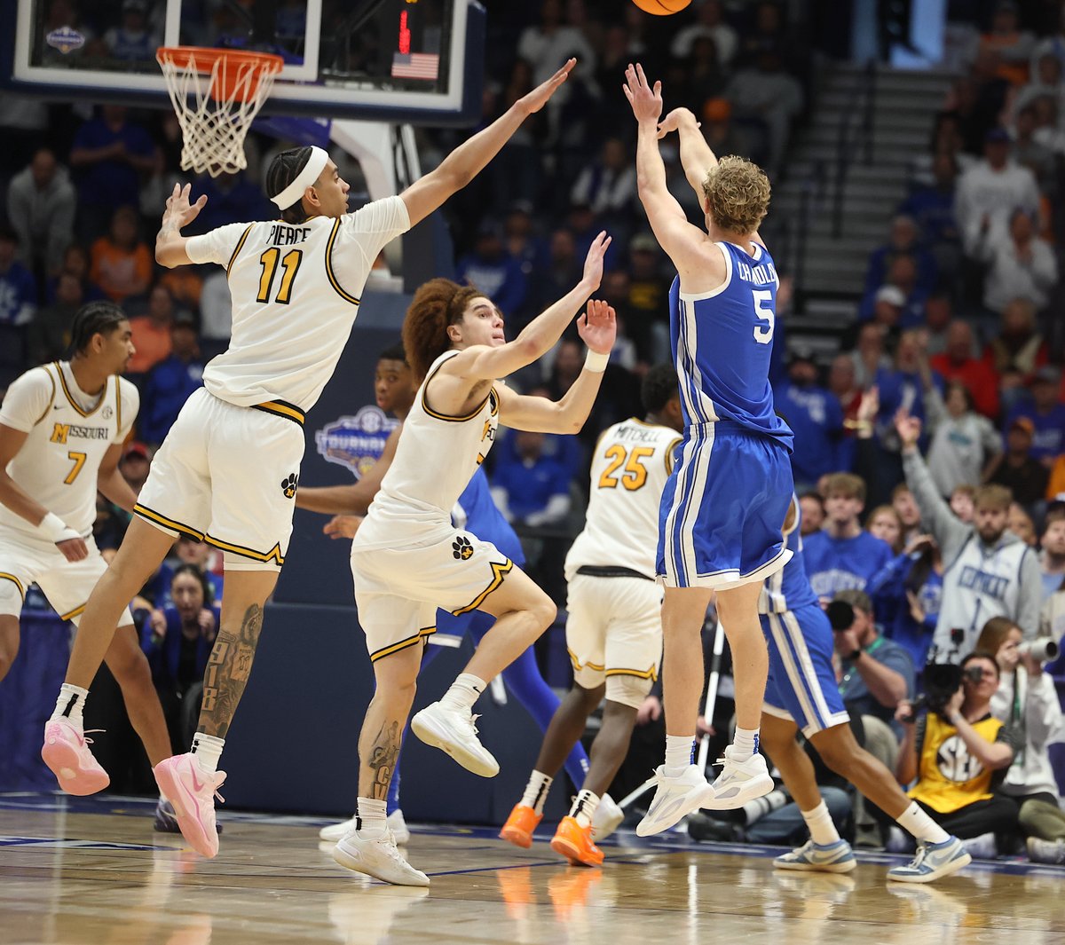 Vaughts' Views tweet media