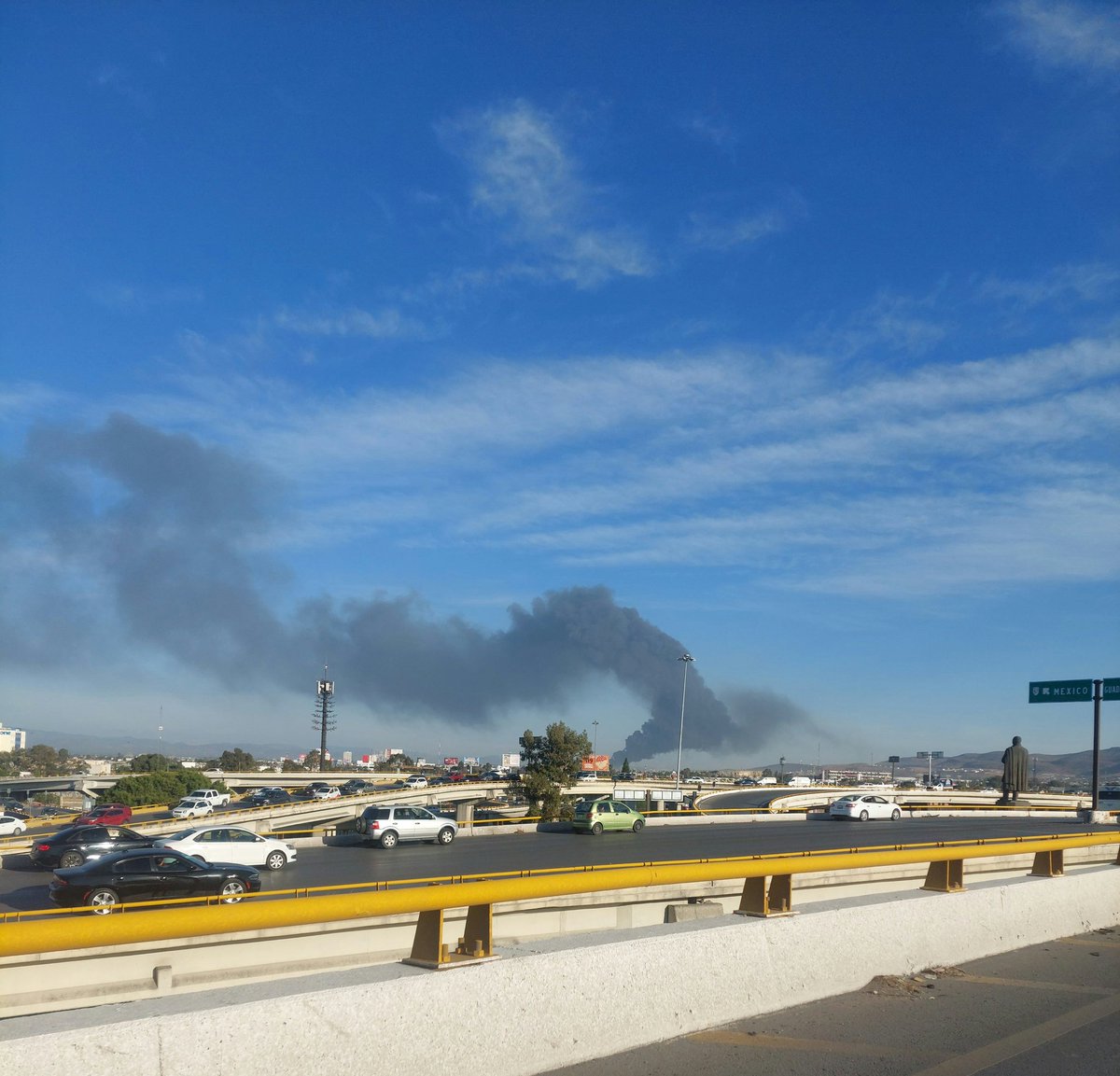 PROTECCIÓN CIVIL ESTATAL INFORMA: 

Cuerpos de seguridad, rescate y emergencias acuden al llamado de auxilio de un incendio en una empresa denominada Polímeros Nacionales situada en el Eje 124 y Av. Comisión Federal de Electricidad N.290, Zona Industrial.
#SanLuisPotosí #SLP