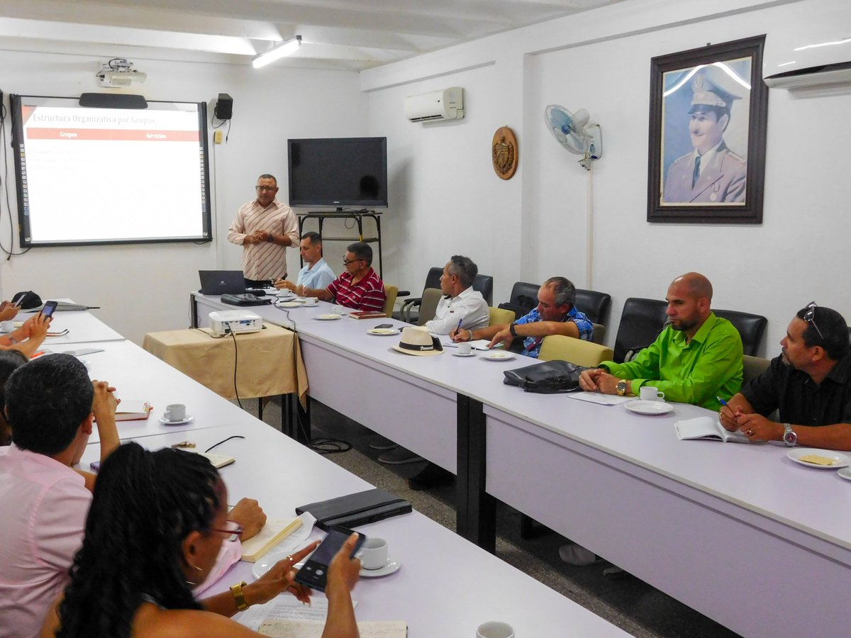 ULTCuba's tweet photo. El M. Sc. Yudisbel Echemendía Pavón, Decano FCE, lideró un taller para presentar un proyecto de desarrollo local de nuestra institución. 
Esta iniciativa se enmarca en el programa de gobierno económico y social, reafirmando nuestro compromiso con el crecimiento sostenible. https://t.co/6XWNeWsaJU