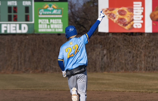 CHS_CrusaderBB's tweet photo. Crusaders win 10-6 over Pierz to open the year @stcloudmac 

@NBigaouette 4-4 HR, 2B, 3 RBI
@Jake_Murphy27 1-2, 2B, 3RBI
@SchloeHenry 1-3 2RBI
N Plante 1-3, 2B
@jacob_oliver14 1-2, 2 SB

Pitching
@SchloeHenry 1.2IP, 3K
@Jake_Murphy27 3.1 IP 5K
@Jack1118058 2 IP 2K https://t.co/2ZK9ewmllT