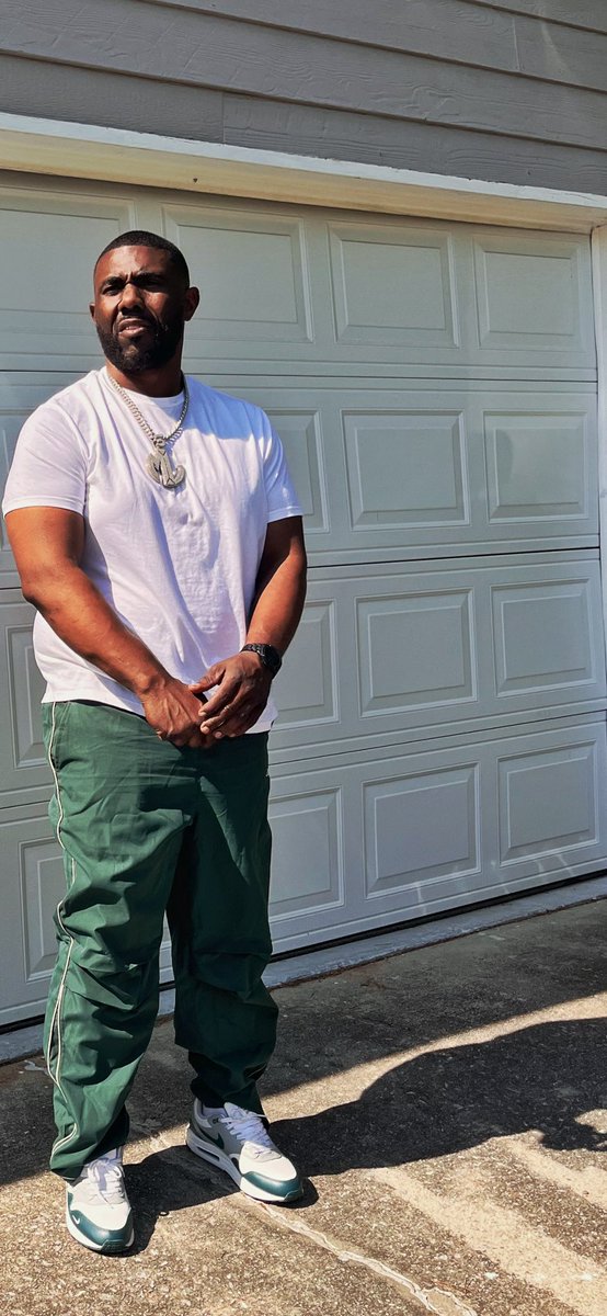 MagnoliaLevee's tweet photo. I carry my own weight no matter how heavy shit gets 🤞🏾💯 https://t.co/xsRW9059oz