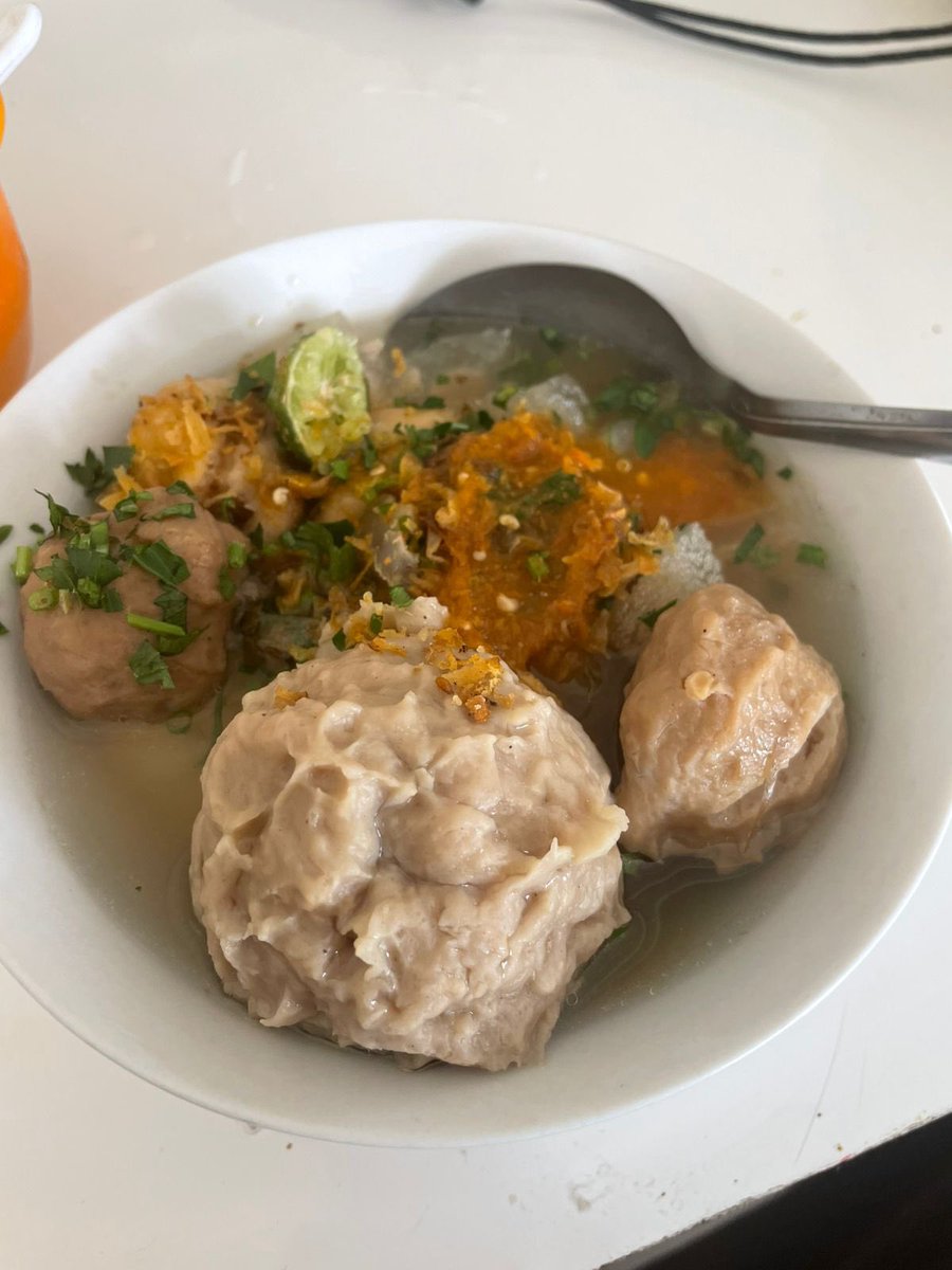 Boleh kan sarapan langsung baso gini? Kalian sarapan sama apa?