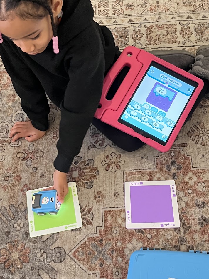 stemkidsnyc's tweet photo. Day 3 of STEMKidsNYC's 'Spring into STEM' was unreal! 🤖⚡ Students coded Dash &amp; Sphero Indi robots, flipped the color tile rules, built trebuchets from popsicle sticks, AND explored Makey Makey. These kids are built different. 🙌
#STEMKidsNYC #SpringIntoSTEM #Robotics #CS https://t.co/BU2YPK6jgx