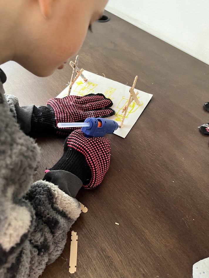 stemkidsnyc's tweet photo. Day 3 of STEMKidsNYC's 'Spring into STEM' was unreal! 🤖⚡ Students coded Dash &amp; Sphero Indi robots, flipped the color tile rules, built trebuchets from popsicle sticks, AND explored Makey Makey. These kids are built different. 🙌
#STEMKidsNYC #SpringIntoSTEM #Robotics #CS https://t.co/BU2YPK6jgx