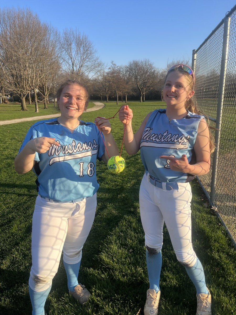 Downers Grove South Softball tweet media