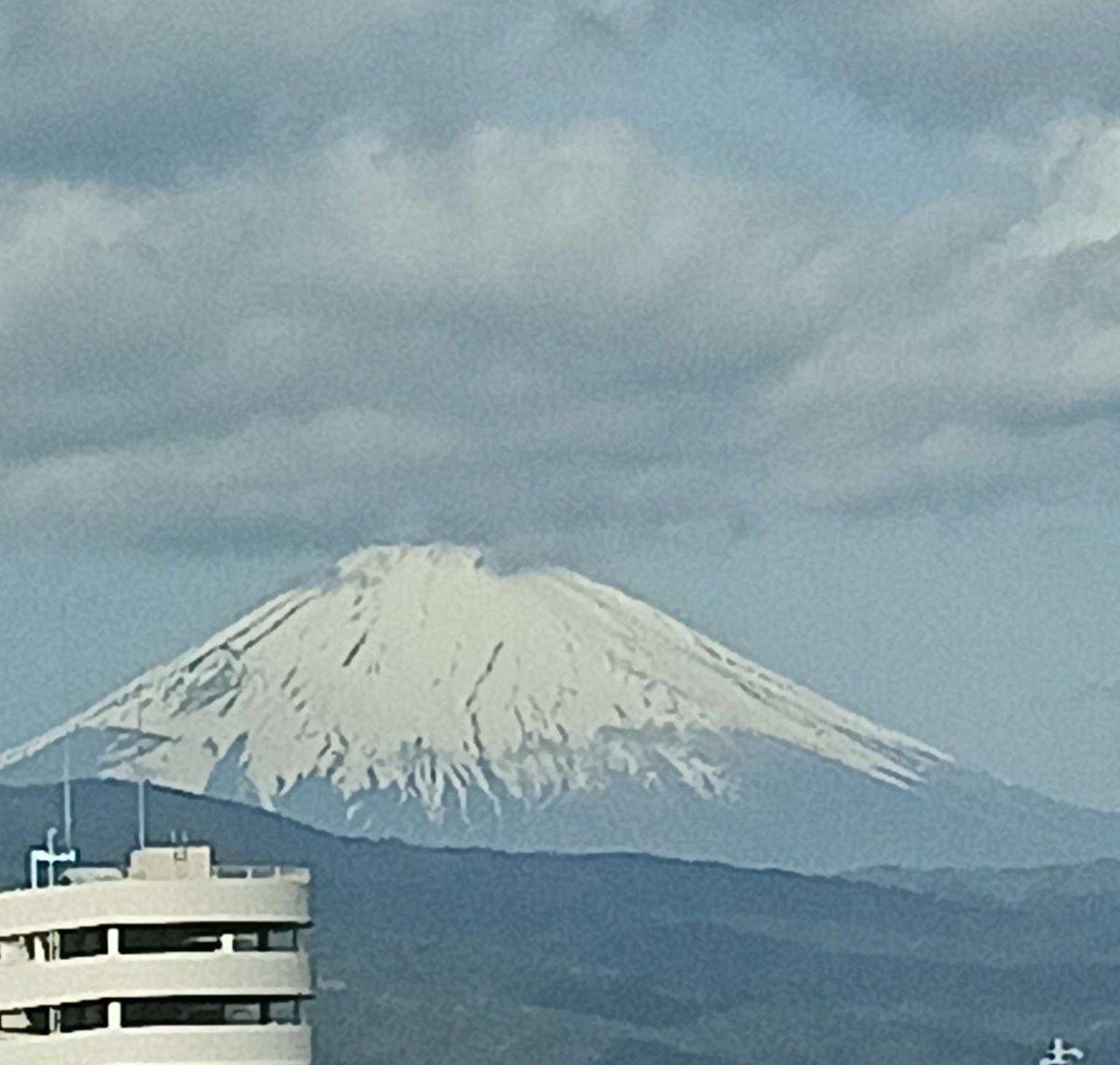 suiseipiyo's tweet photo. 推し活遠征、行き帰りとも富士山側🗻
往路は天気悪く見られず、復路は雲多めだったけど、なんとか見られて良かった🐥

 #TMNETWOK
 #QUANTUM https://t.co/YoS2l2yRFk