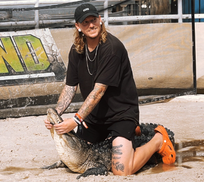 AnythingParx's tweet photo. SOULSUCKER and ST*RFUCKER have teamed up to stop Jimmy. https://t.co/M1EqW72Vit