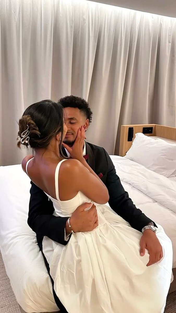 * beαu. tweet media