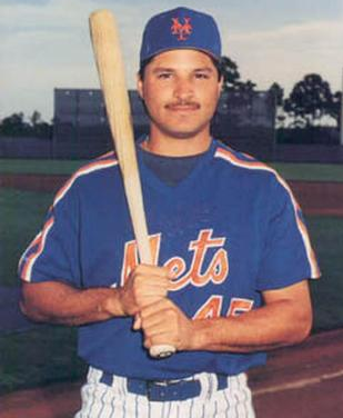 mister_met's tweet photo. #MetsTrivia A: Mark Carreon hit 8 pinch-hit HRs in his #Mets career, the most in franchise history. https://t.co/swyJb197QC