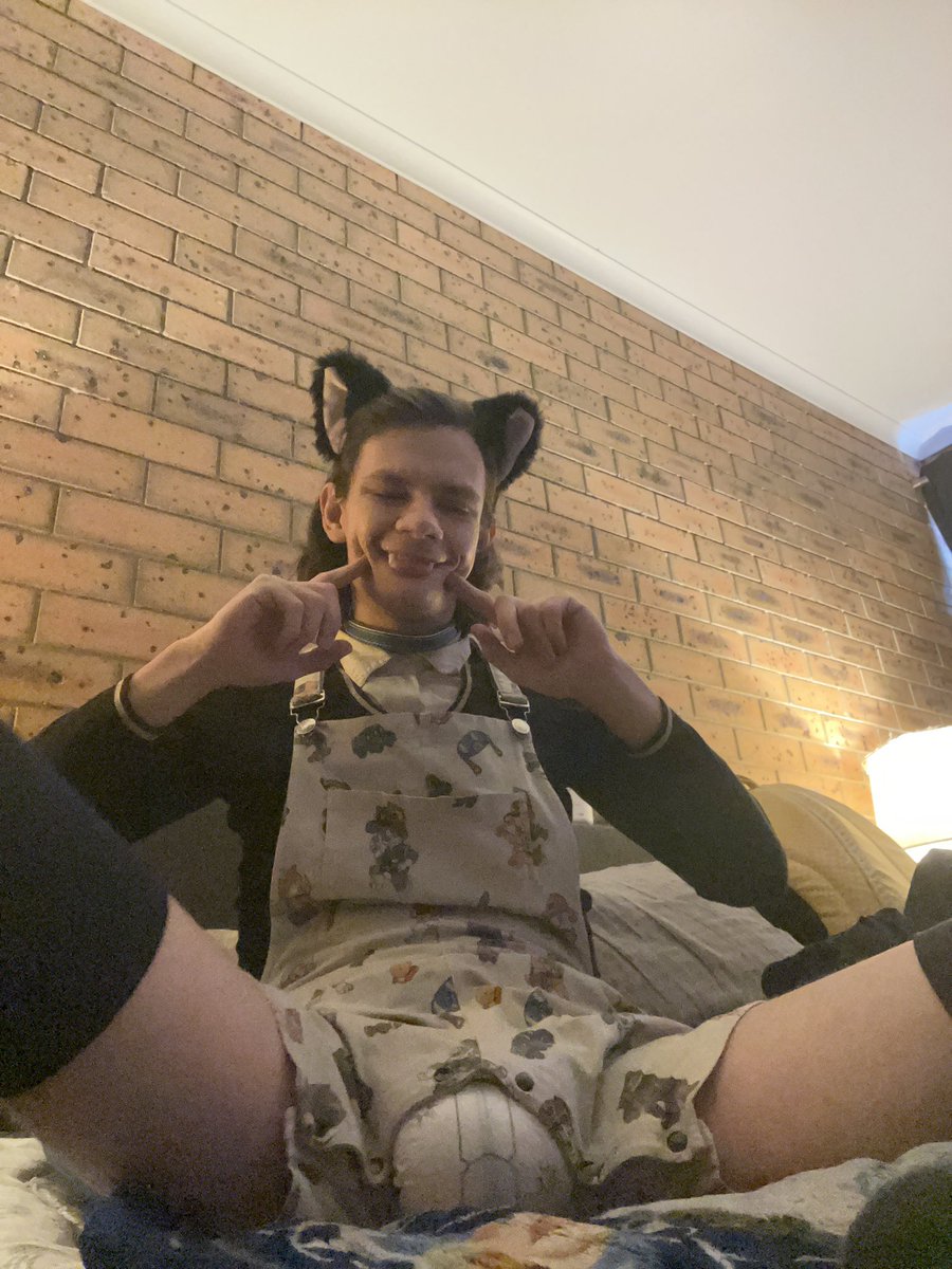 ABDLMANGO's tweet photo. Owoo it’s not wet I promise. #ABDL #diaperfurry #diaperboy #diaperTwink https://t.co/lA2E4kzgiM