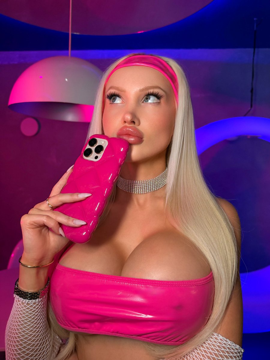 YesBabyLisa tweet media