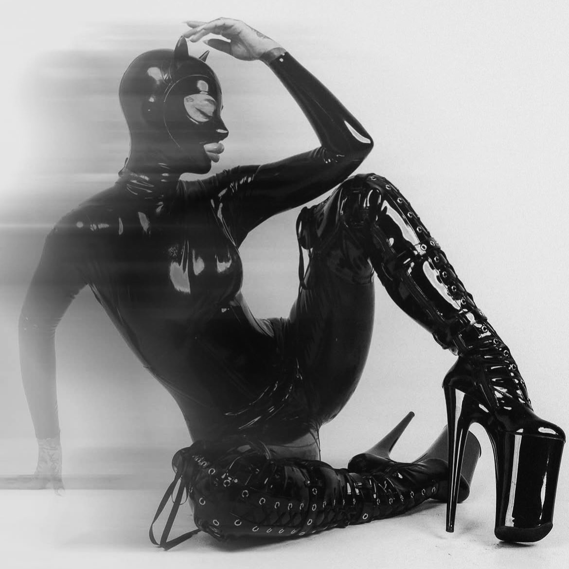 Evil Womxn tweet media