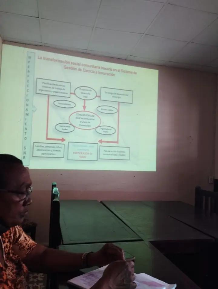 #EducaciónVillaClara Ahora desde la DGEP en el marcó de la semana de preparación se desarrolla la superación a los cuadros impartido por la Dr.C. Odalis Ruíz Pérez dónde se culminó con resultado satisfactorio la primera etapa #CubaMined . <a href="/dpevillaclara/">DGEP Villa Clara</a> . <a href="/SuselyMorfaG/">Susely Morfa González</a>