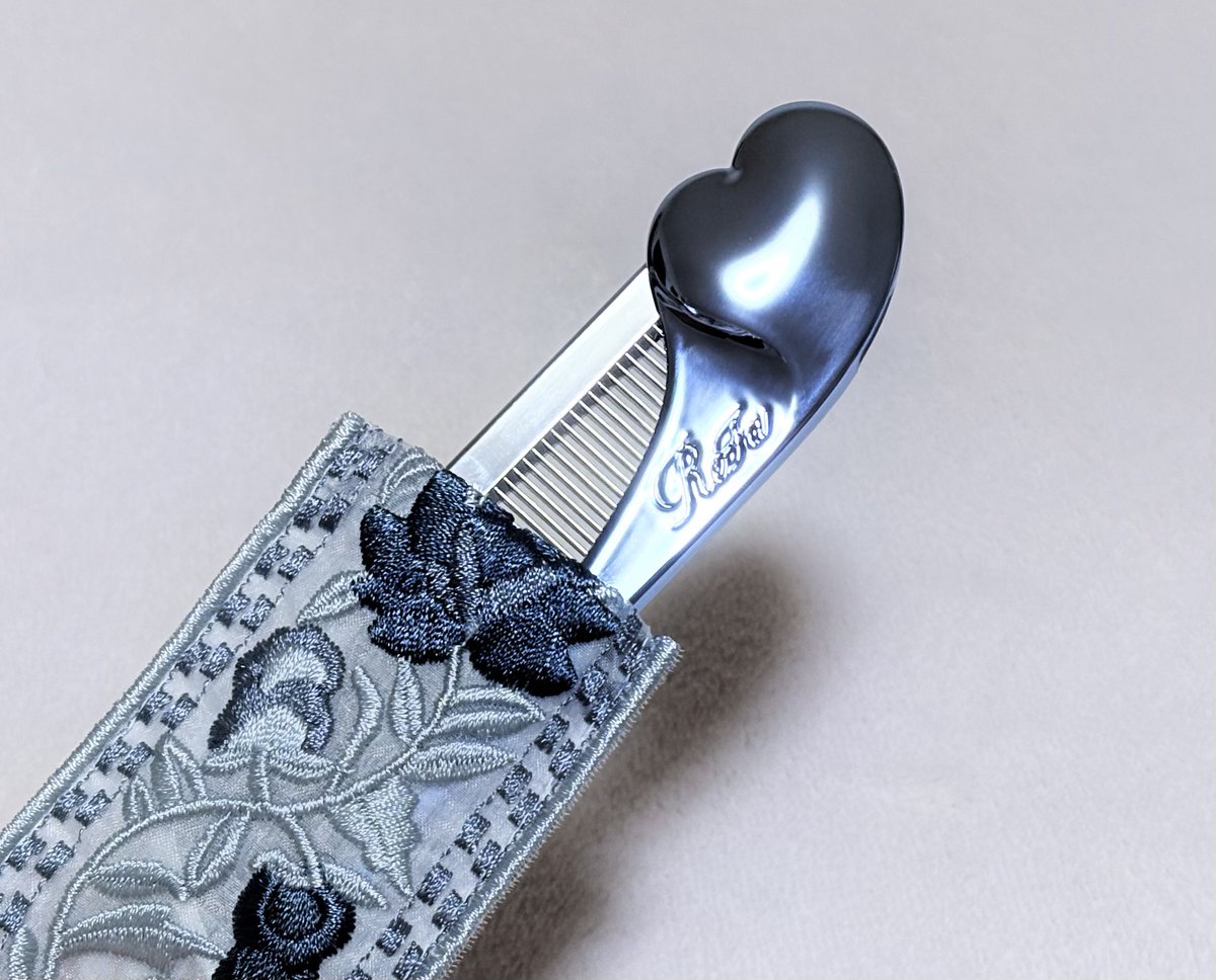 虚空を見つめるぬいぐるみたち tweet media