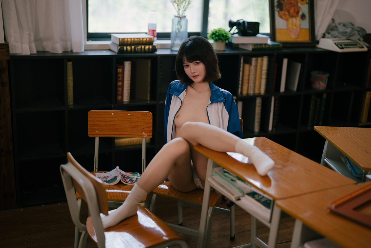 qingjiaowoxiaoq's tweet photo. 出镜：@AC_ac003 
📷：@qingjiaowoxiaoq 
投：@Fengsiyuan @pvpxiaoxu @DnewHome @wqganenshi_ 
放学不回家 https://t.co/eVvLofc4K9
