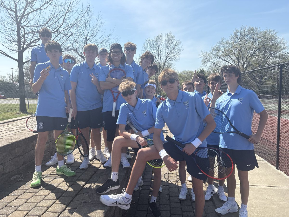 CoachMnichOW's tweet photo. JV boys took on Lawrence High today and split 13-13 with a tiebreak win on total games won (kudos for the math guru coach @joshklingler for that one) well done, lads! #OwlPower https://t.co/suGO2XMq3C