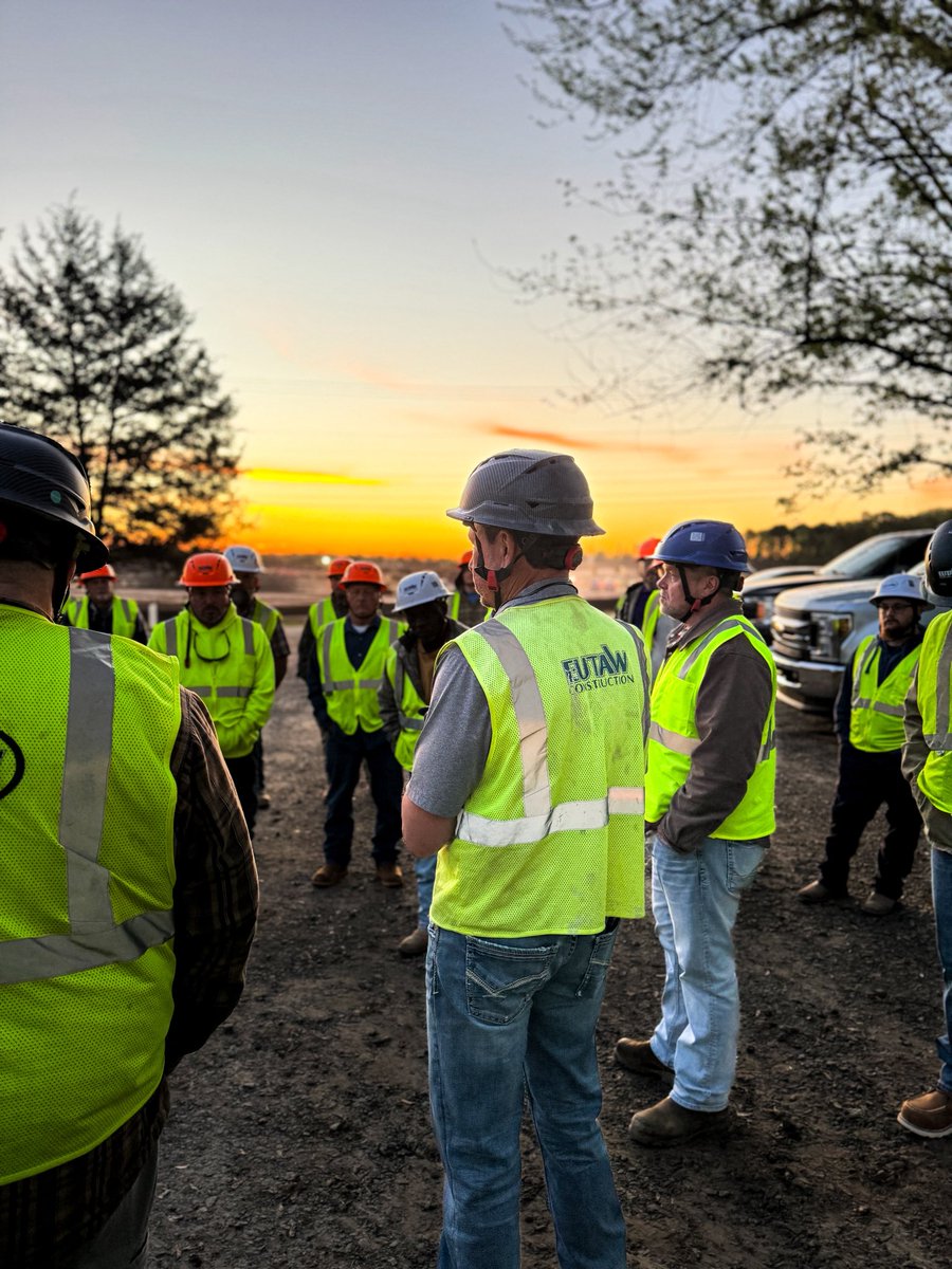 EutawUS's tweet image. Early bird gets the worm! 💪

#Eutawus #Digin #EutawConstruction