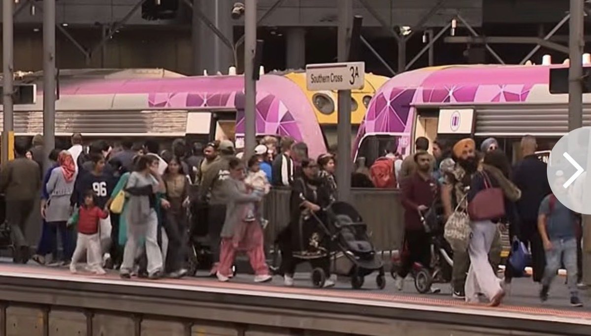 Lozzy B 🇦🇺𝕏 tweet media