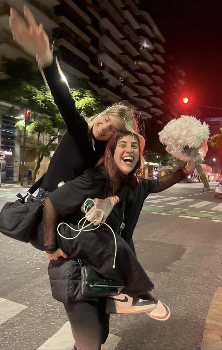 BLONDIE ™️🌟🦋¯\_(ツ)_/¯🦁🩵🤍🩵🙈🙉🙊 tweet media