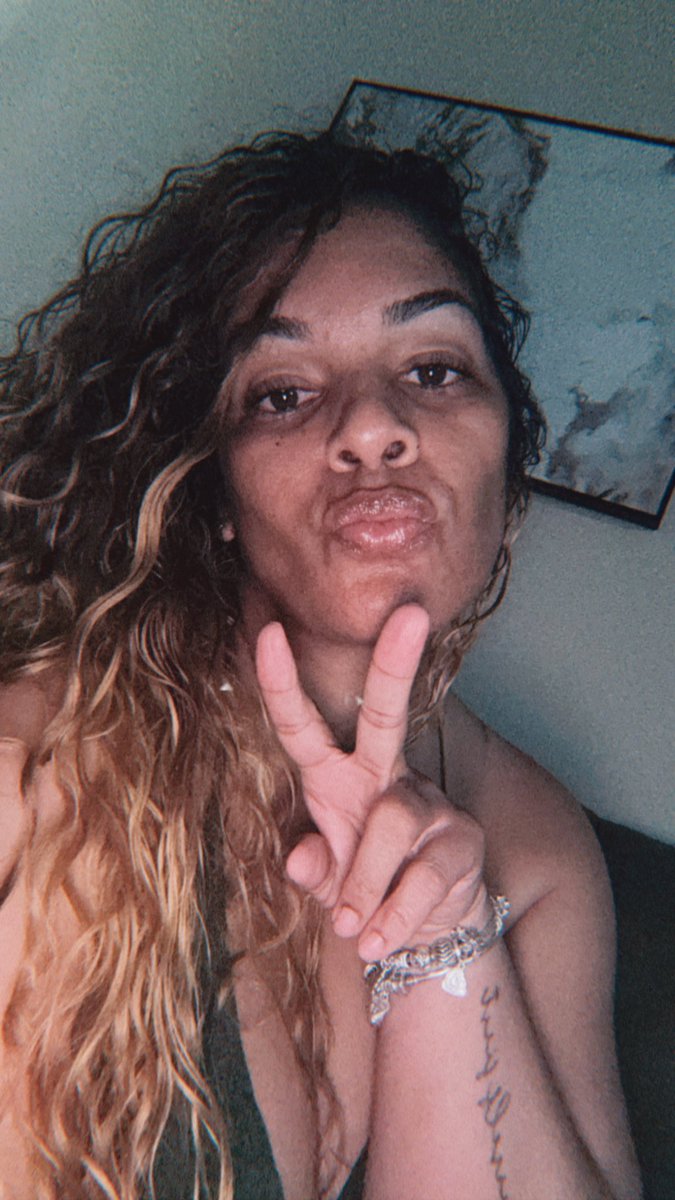 leeshaa 💋 tweet media