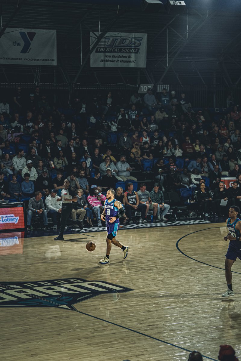 ShotByHype's tweet photo. At the half of Game 1 of the @nbagleague Finals. The @greensboroswarm are up 63 to 57 over the @StocktonKings https://t.co/nHwqehrx7G