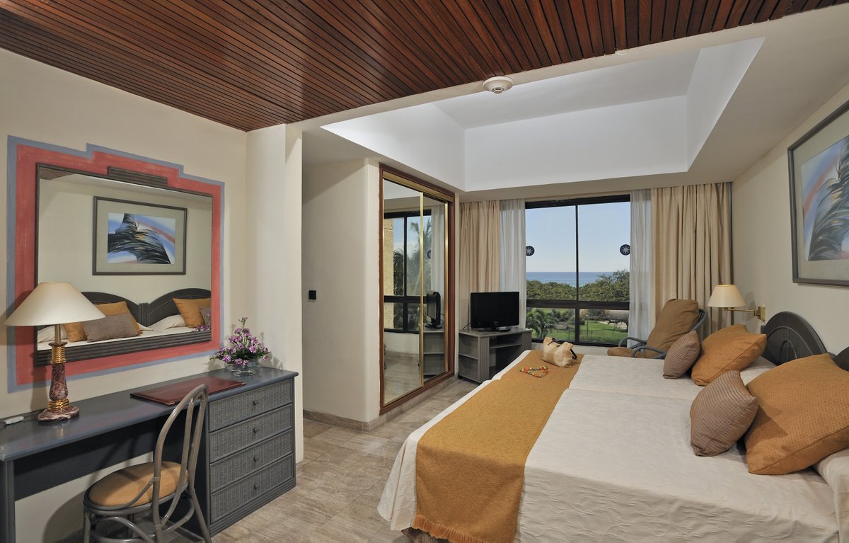 🌴✨ Meliá Las Américas, fue reconocido como uno de los hoteles recomendados de 2026 por HolidayCheck. Ubicado en el paraíso de Varadero, con acceso directo al campo de golf, perfecto para bodas, lunas de miel y momentos inolvidables. 🏖️

#CubaMágica #CubaUnica #CubaTravel