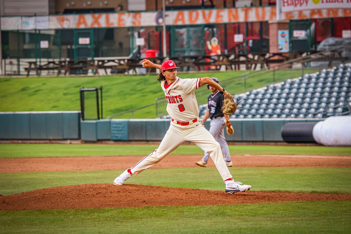 𝗦𝗲𝗻𝗶𝗼𝗿 𝗦𝗽𝗼𝘁𝗹𝗶𝗴𝗵𝘁: 𝙅𝘿 𝙋𝙧𝙞𝙘𝙚

JD is a pitcher from Knoxville, TN and has been a key arm for the Pats. He broke the program single-season appearance record with 27 appearances in 2025 and finished second in single-season saves with 10!

#OneBigTeam | #LTL