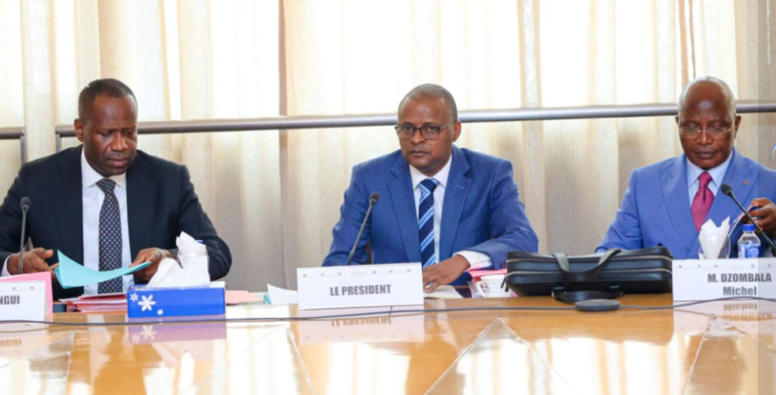 chaddnow's tweet image. #تشاد 🇹🇩 #اقتصاد

تحت إشراف وزارة المالية والميزانية والاقتصاد والتخطيط والتعاون الدولي، يعقد اللجنة الوزارية للاتحاد النقدي لإفريقيا الوسطى (#UMAC) اجتماعها يوم الأربعاء 8 أبريل 2026 في مقر #BEAC بـN’Djamena، برئاسة Tahir Hamid Nguilin، لمناقشة الاستقرار النقدي