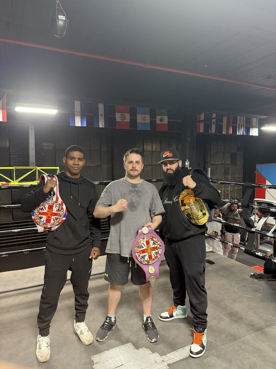 typloosion's tweet image. The Undisputed Gym 🤝

First day back at 33 Boxing. Special thanks to my Coach Alex, Coach Lester… and many more for my success on ⁦@breakoutboxing⁩ last month 

#Team #33work #Champ