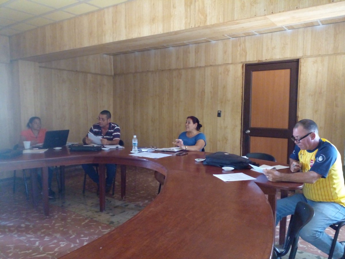 En la tarde de hoy se realizó la reunión de chequeo de los indicadores económicos del municipio #1roDeEneroDeVictorias.
#CubaVencerá 
#LatirAvileño