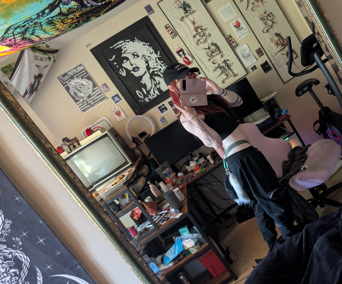 s.eve_n🐶 tweet media