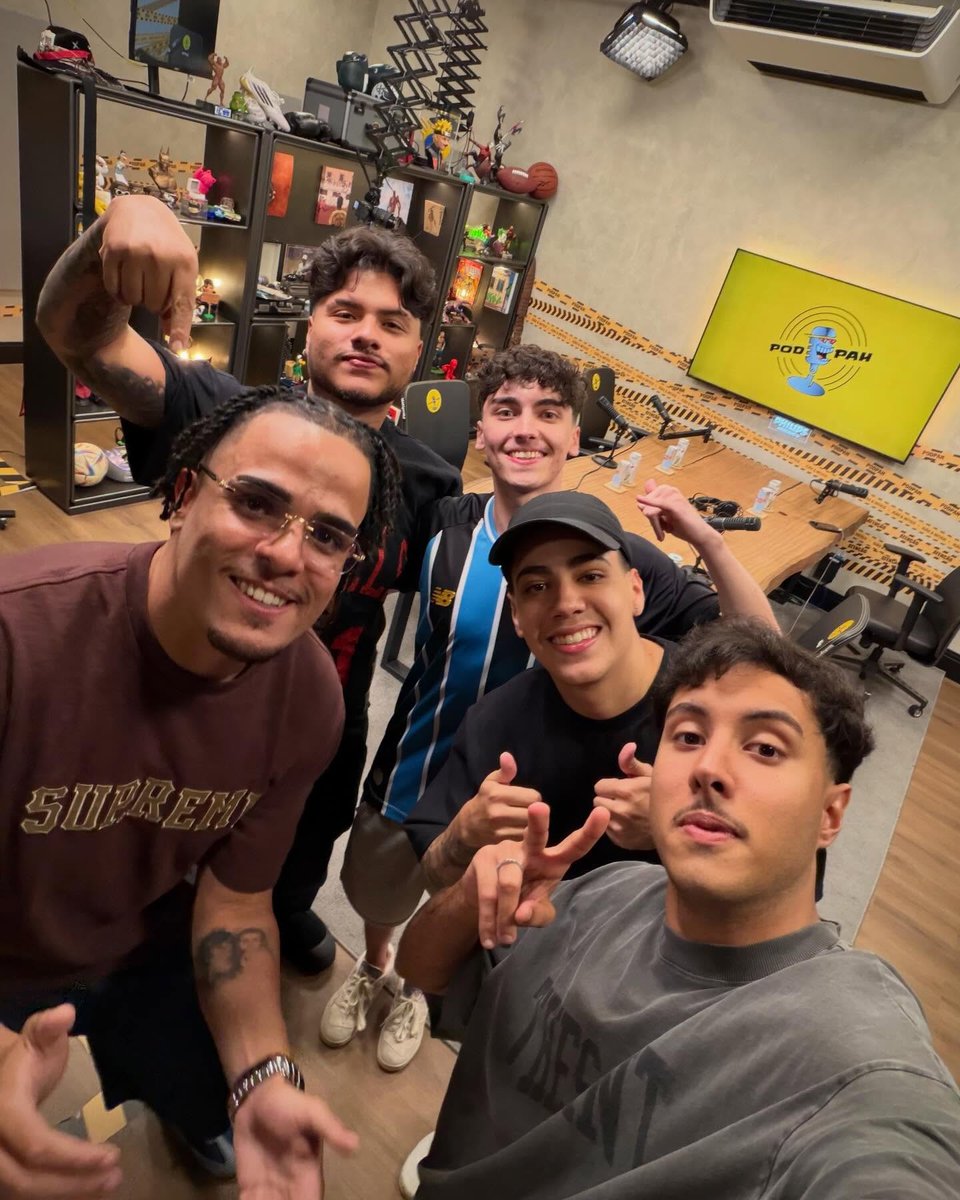 DesimpaiN tweet media